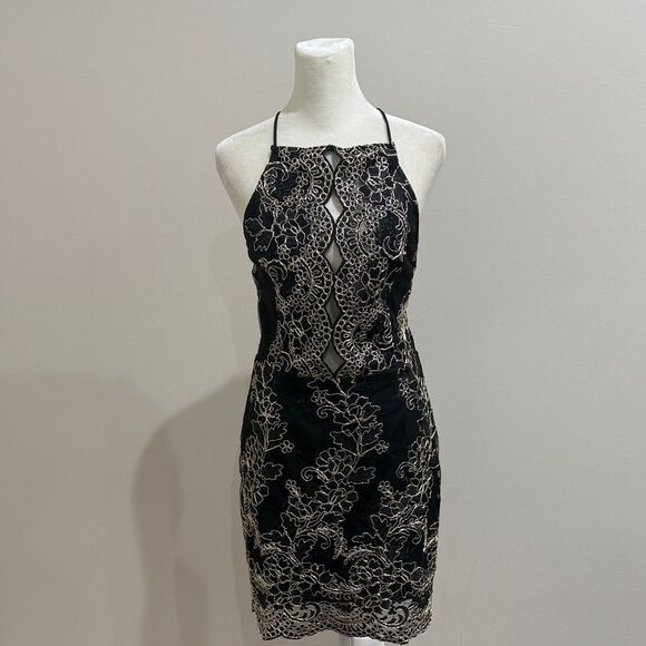 She + Sky Elegant Black Lace Halter Dress Midi Size Medium - Picture 1 of 4
